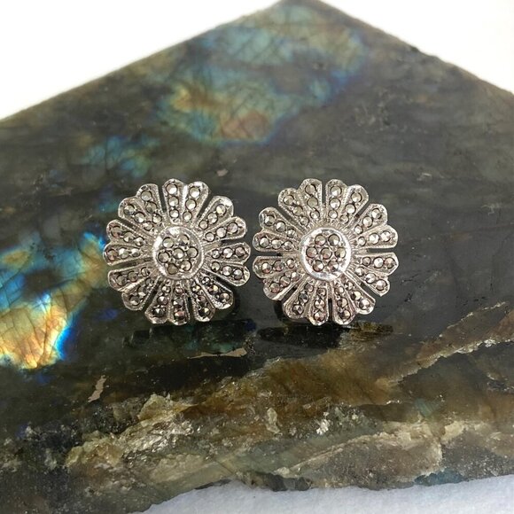 VTG Sterling Silver 925 Marcasite Floral Flower Screw Back Earrings - Picture 16 of 16